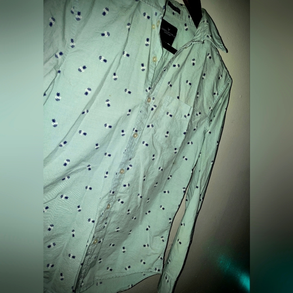 American Eagle Button Up